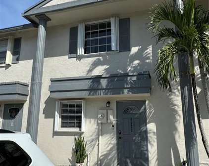 8323 Fairway Rd, Sunrise