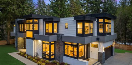 10670 Woodhaven Lane, Bellevue