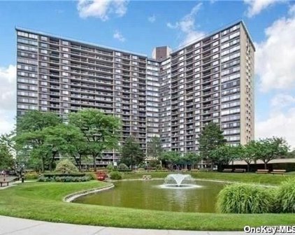2 Bay Club Drive Unit #2V, Bayside