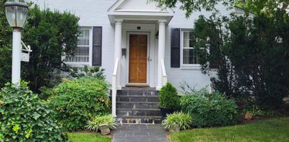2409 N George Mason Dr, Arlington