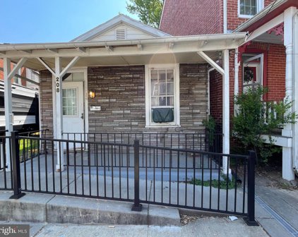 208 Center St, Frederick