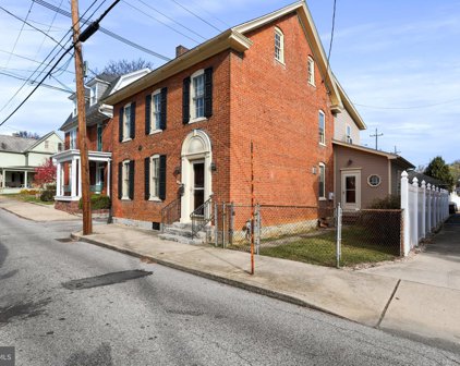 133 E E Second Street, Waynesboro