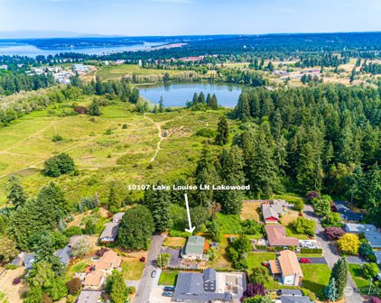 10107 Lake Louise Lane SW, Lakewood