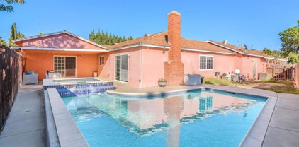 9724 Halberns Blvd, Santee