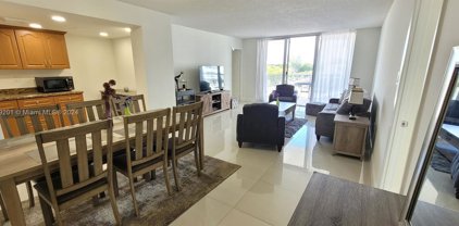 18011 Biscayne Blvd Unit #402, Aventura