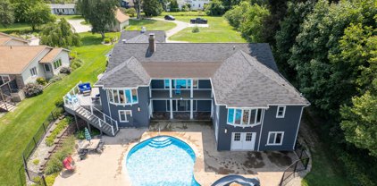 858 Mona Lane, Norton Shores