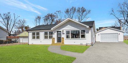 1S531 Halsey Road, Oakbrook Terrace