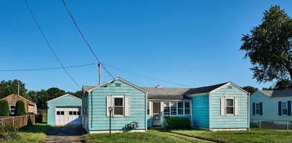 196 Clarendon Ave, Chicopee