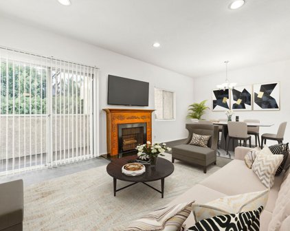 317 S Holt Ave Unit 7, Los Angeles