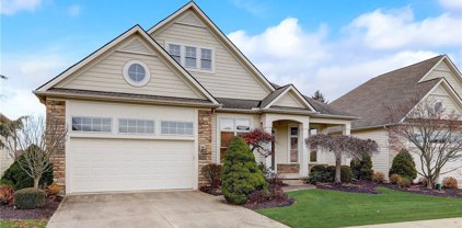 222 Prestwick Drive, Broadview Heights