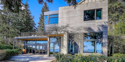 7268 Madrona Drive NE, Bainbridge Island