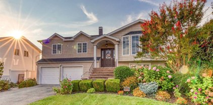 2485 Malibu Road, Bellmore