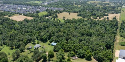 W Wallis  Road, Cave Springs