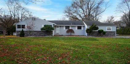 164 Cloverdale Circle, Tinton Falls