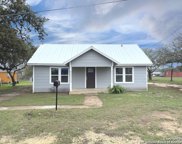 507 Hayden Ave, Devine image
