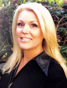 Karen Lawrentz Headshot