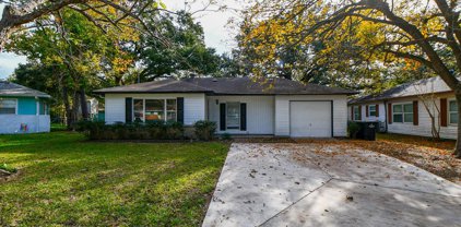 703 Richards Street, Alvin