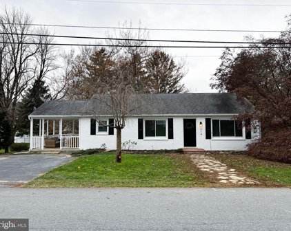 314 Dahlia Rd, Lancaster