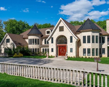 2 Brook Lane, Brookville
