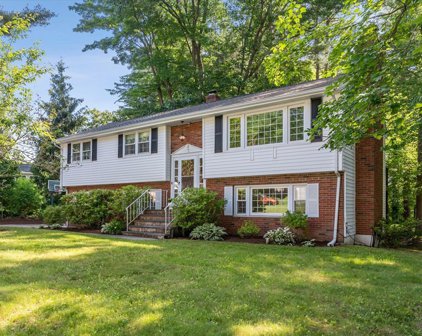 1 Summit Rd, Southborough