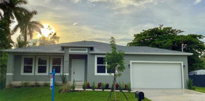 210 Nw 14th Ct, Dania Beach