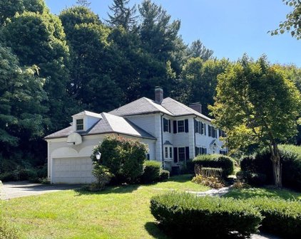 20 Westwood Dr, Worcester