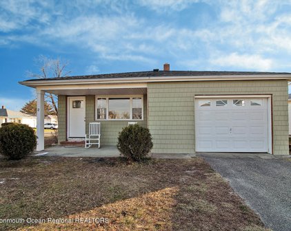 2 Roman Street, Toms River