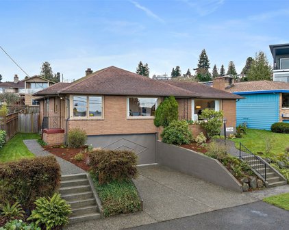7603 S Sunnycrest Road, Seattle