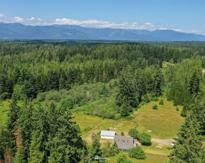 980 Peter Hagen Road W, Seabeck