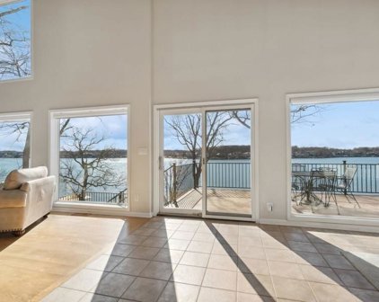 460 N Winnebago Drive, Lake Winnebago