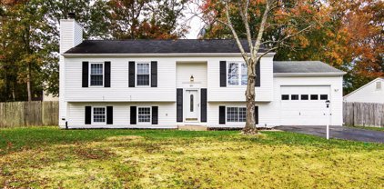 1811 Oak Dr, Waldorf