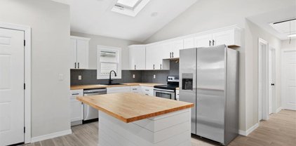 221 Montana Avenue, Bay Shore