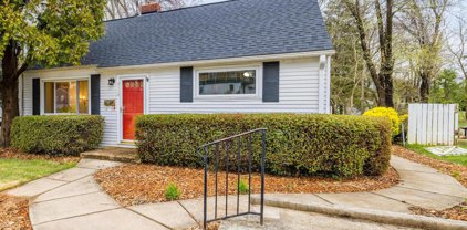 3119 Chepstow Ln, Falls Church