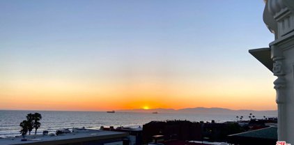 2407 Bayview Drive Unit 3, Manhattan Beach