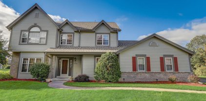 19560 Edmonton Court, Brookfield
