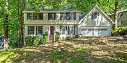 330 Clear Creek Court, Roswell