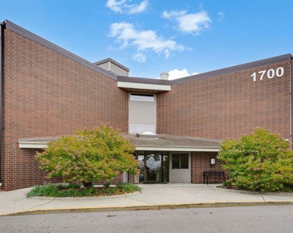 1700 Four Oaks Road Unit #128, Eagan