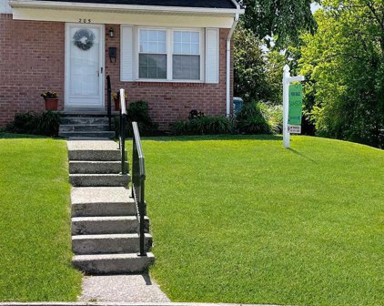 205 Cameron St, Berryville