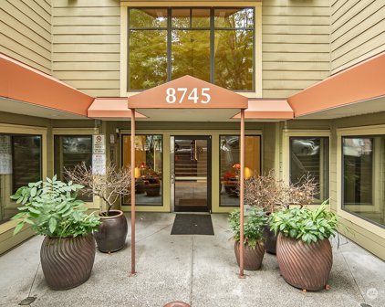 8745 Greenwood Avenue N Unit #512, Seattle