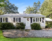 18 Crestwood Circle, Farmington image