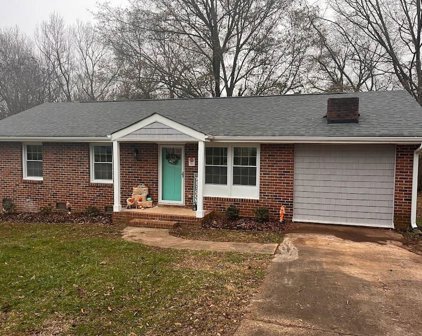 202 Springwood Dr, Gaffney