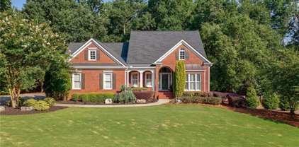 809 Lakeglen Drive, Suwanee