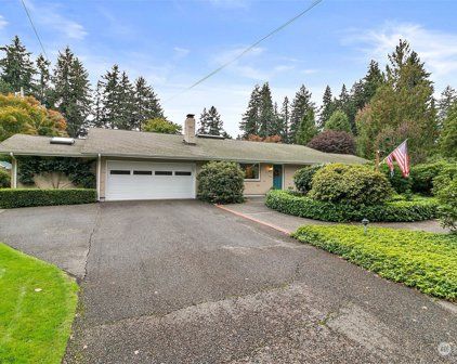 11927 Nyanza Road SW, Lakewood