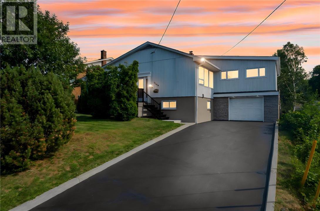 Listing exterior photograph of 1286 Lauzon Avenue, Sudbury