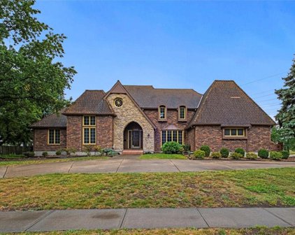 5353 Somerset Drive, Prairie Village