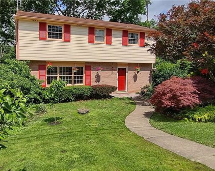 4029 Benden Cir, Murrysville