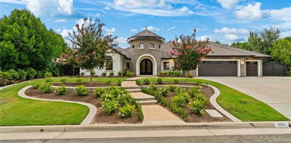 888 E Chelsea Drive, Fresno