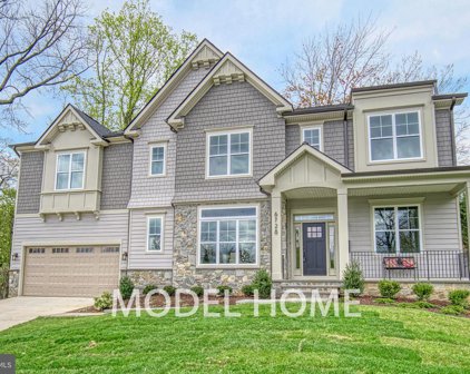 9608 Bel Glade St, Fairfax