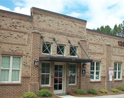 135 Village Centre W Unit 200, Woodstock