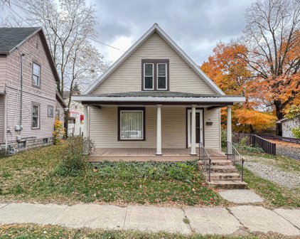 105 Courtland Street, Dowagiac